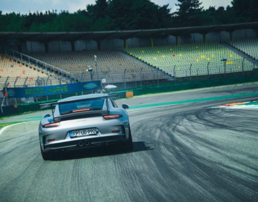 Réalisez un stage de pilotage pour un enterrement de vie de jeune fille ! stage pilotage evjf