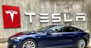 Zoom sur le constructeur Tesla : Innovation et durabilité constructeur tesla